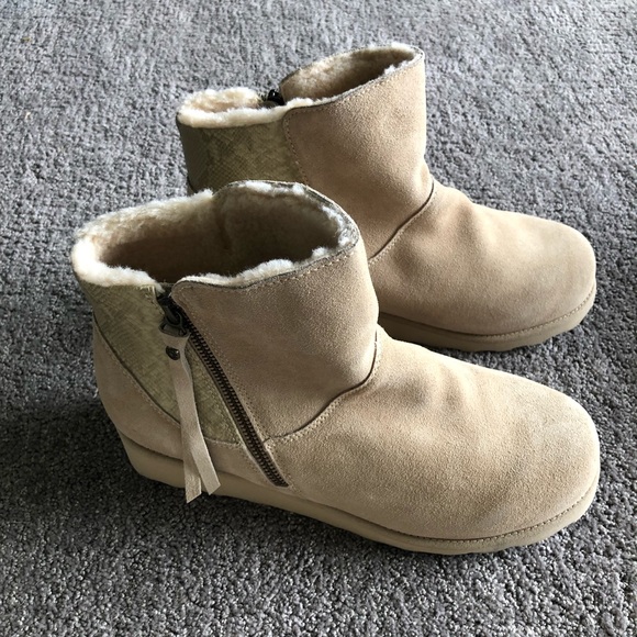 BEARPAW Megan Suede Sheepskin Bootie - Picture 4 of 12